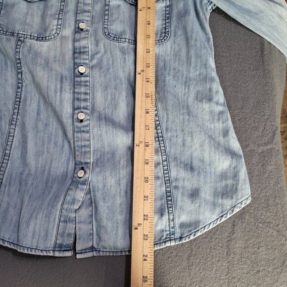 TALBOTS Women's SZ 4 Distressed Washed Denim Button Up Shirt Grunge Cotton - Picture 8 of 10